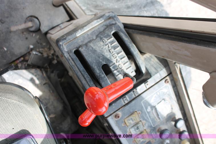 image for item F2944 1993 John Deere 770BH articulated motor grader