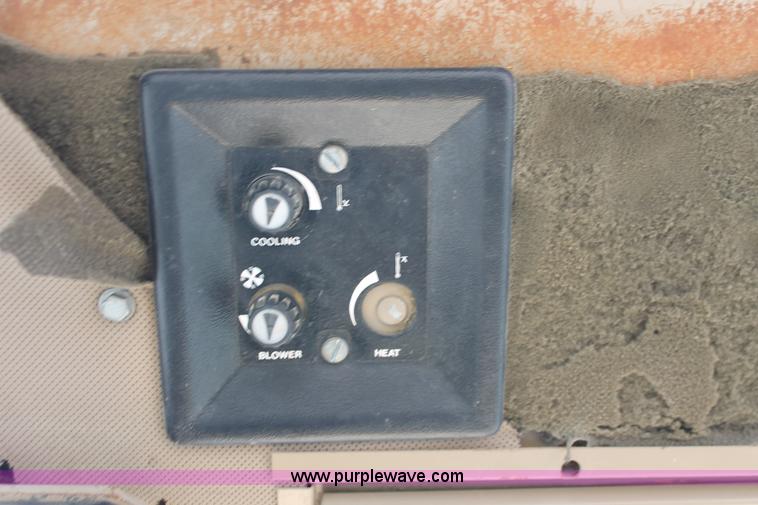 image for item F2944 1993 John Deere 770BH articulated motor grader