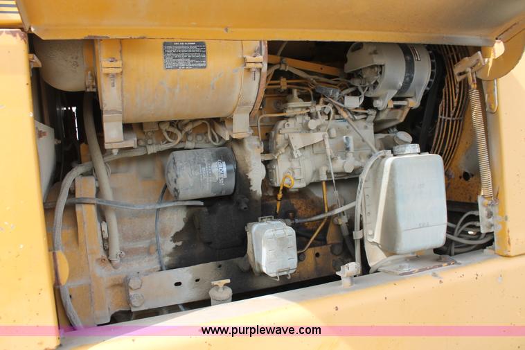 image for item F2944 1993 John Deere 770BH articulated motor grader