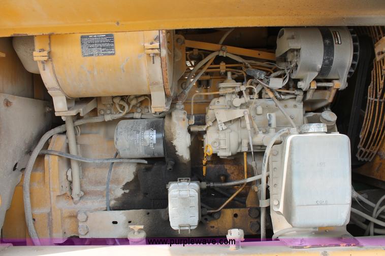 image for item F2944 1993 John Deere 770BH articulated motor grader