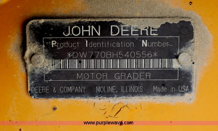 image for item F2944 1993 John Deere 770BH articulated motor grader