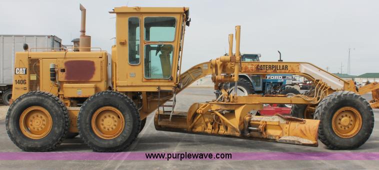 image for item F2945 1995 Caterpillar 140G articulated motor grader