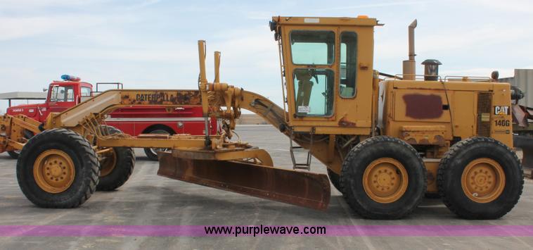 image for item F2945 1995 Caterpillar 140G articulated motor grader