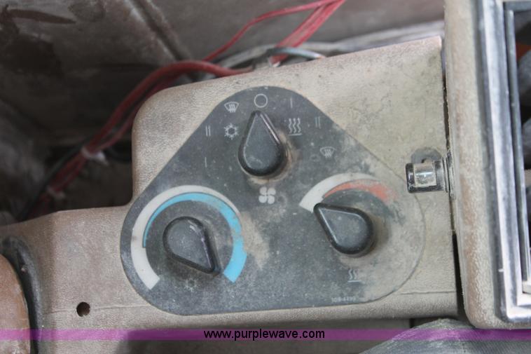 image for item F2945 1995 Caterpillar 140G articulated motor grader