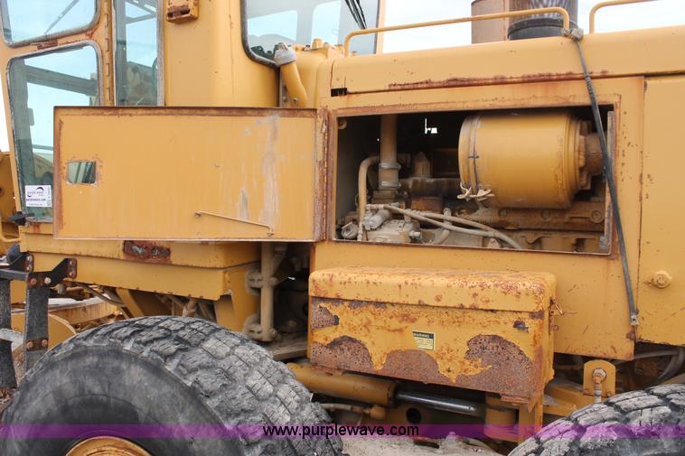 image for item F2945 1995 Caterpillar 140G articulated motor grader