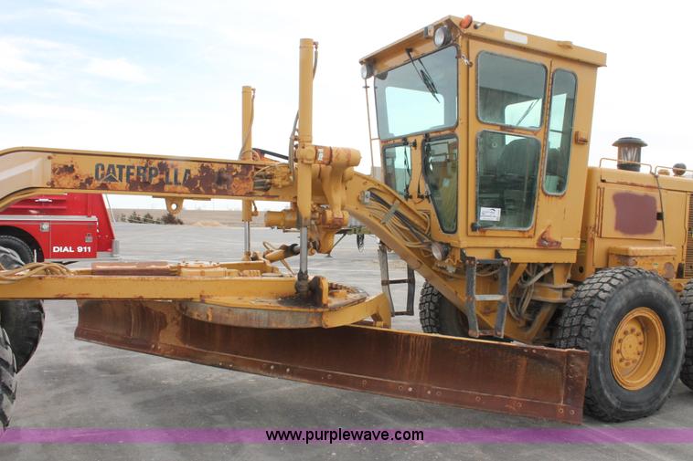 image for item F2945 1995 Caterpillar 140G articulated motor grader