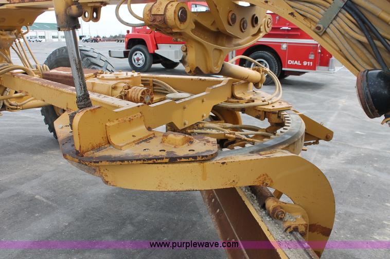 image for item F2945 1995 Caterpillar 140G articulated motor grader