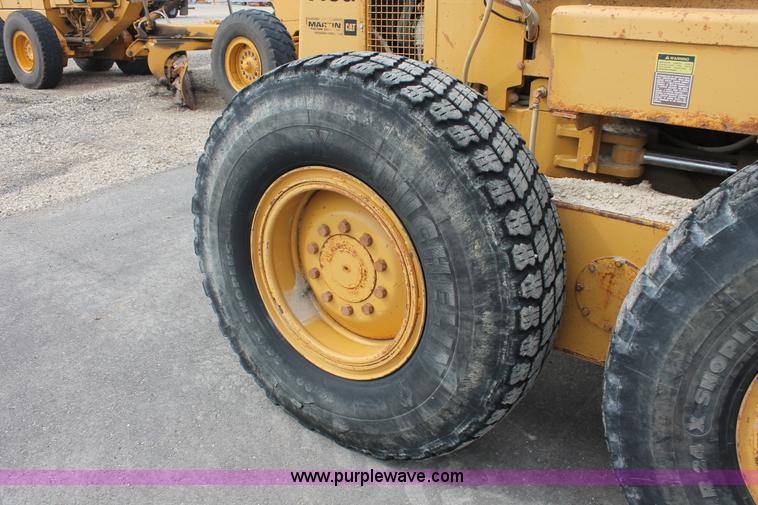image for item F2945 1995 Caterpillar 140G articulated motor grader