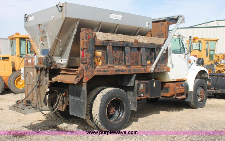 image for item F2946 1997 International 4800 dump truck