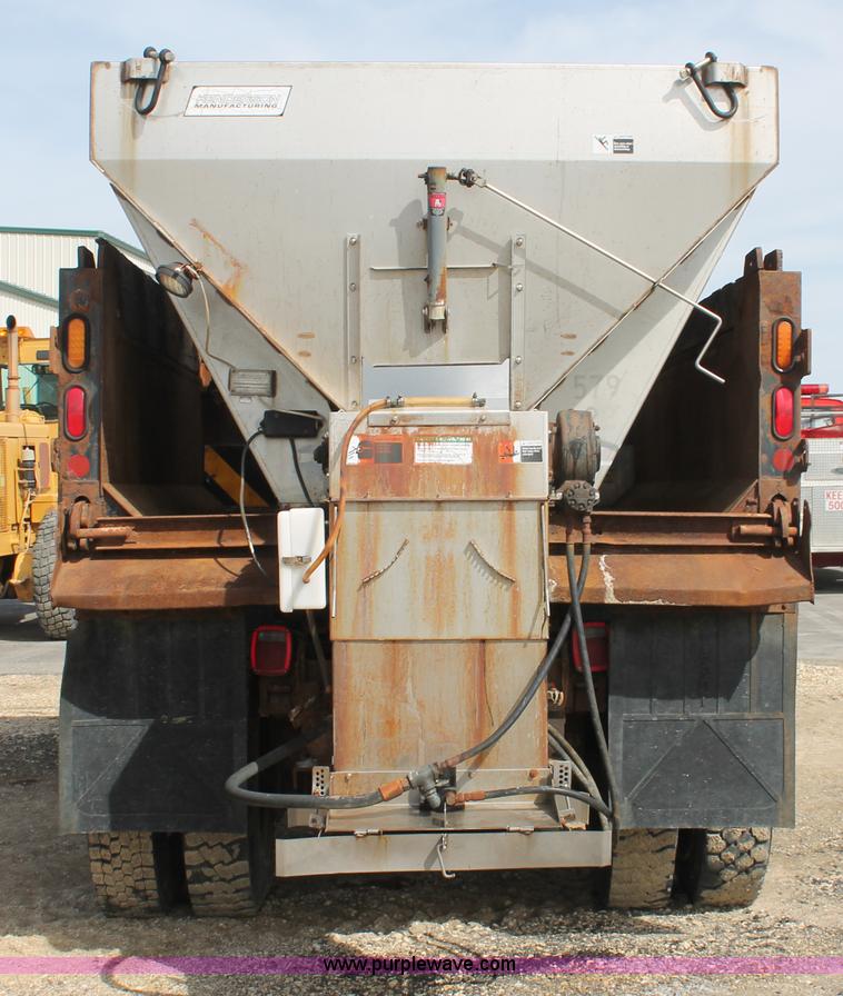 image for item F2946 1997 International 4800 dump truck