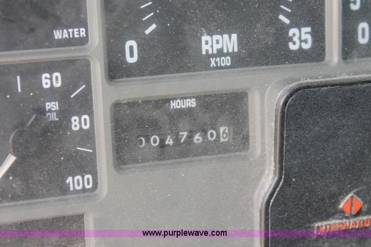 image for item F2946 1997 International 4800 dump truck