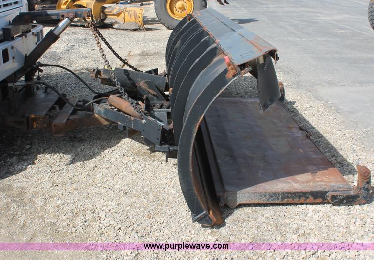 image for item F2946 1997 International 4800 dump truck