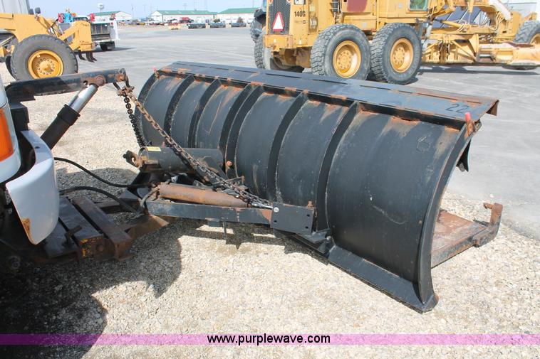 image for item F2946 1997 International 4800 dump truck