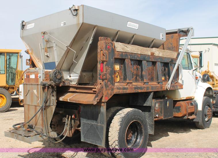 image for item F2946 1997 International 4800 dump truck