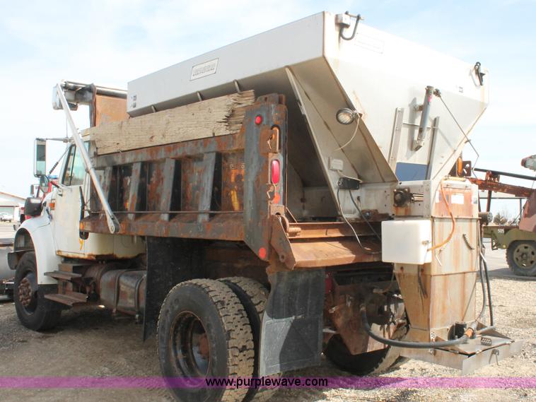 image for item F2946 1997 International 4800 dump truck