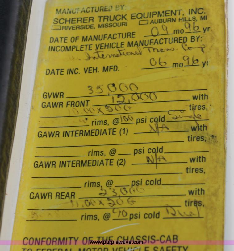 image for item F2946 1997 International 4800 dump truck