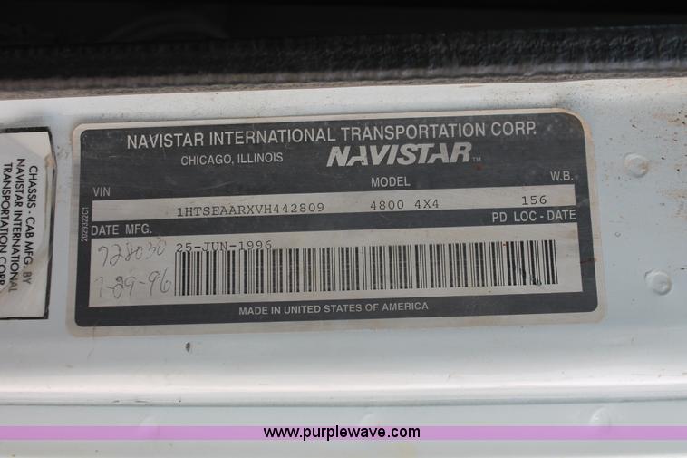 image for item F2946 1997 International 4800 dump truck