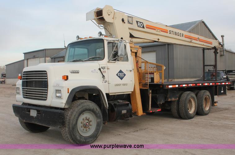 image for item F2952 1989 Ford L8000 crane truck
