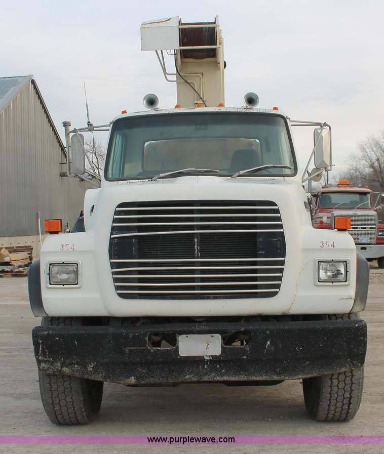 image for item F2952 1989 Ford L8000 crane truck