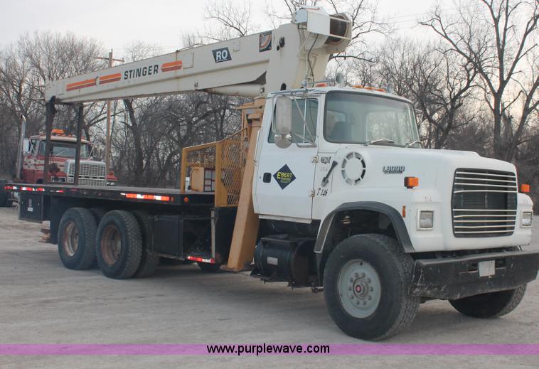image for item F2952 1989 Ford L8000 crane truck