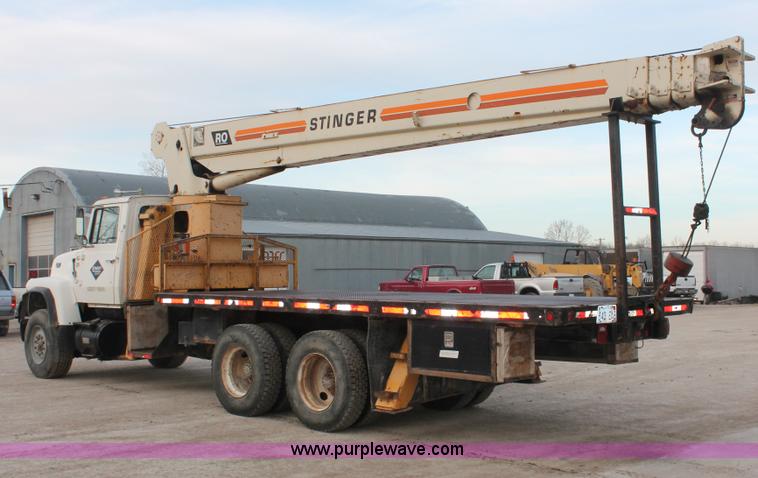 image for item F2952 1989 Ford L8000 crane truck