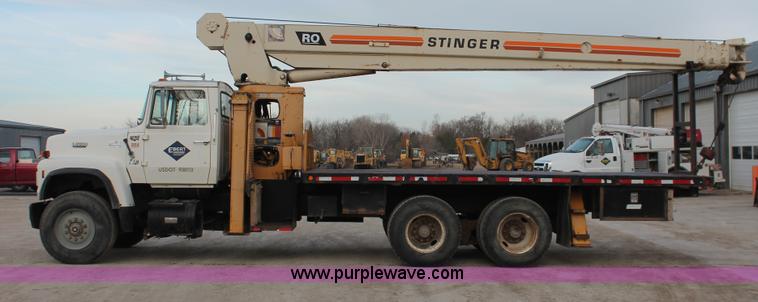 image for item F2952 1989 Ford L8000 crane truck