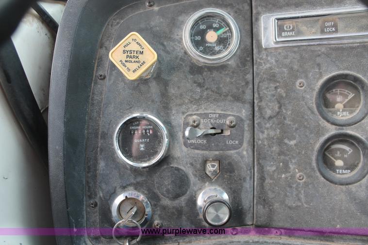 image for item F2952 1989 Ford L8000 crane truck