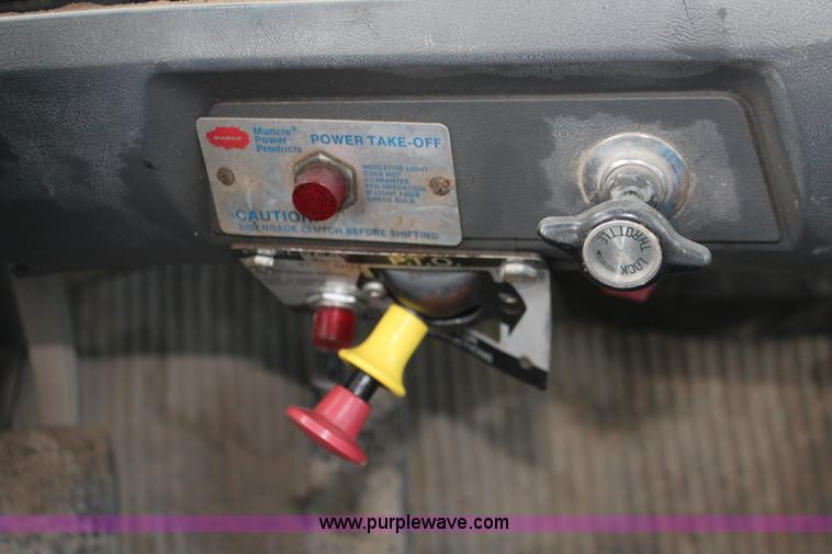 image for item F2952 1989 Ford L8000 crane truck