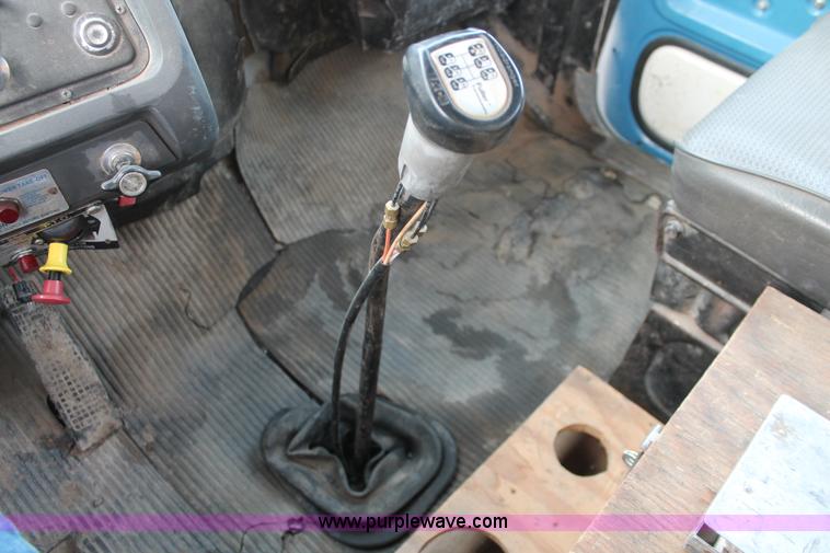 image for item F2952 1989 Ford L8000 crane truck