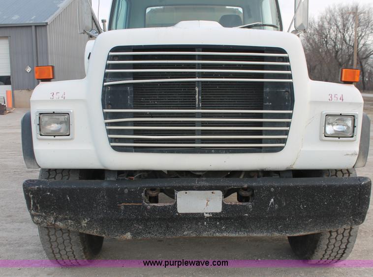image for item F2952 1989 Ford L8000 crane truck