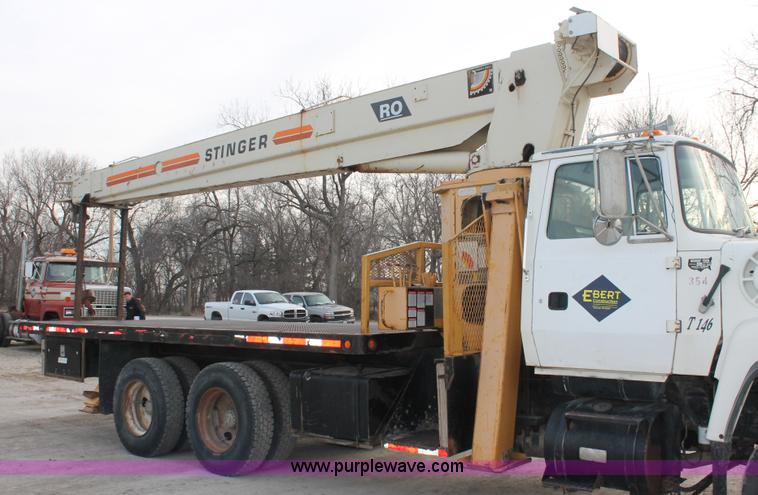 image for item F2952 1989 Ford L8000 crane truck