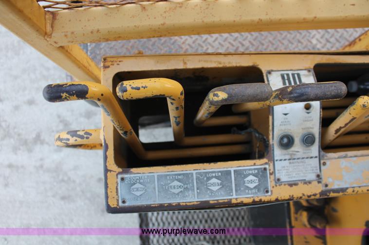 image for item F2952 1989 Ford L8000 crane truck