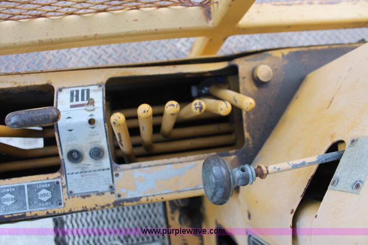 image for item F2952 1989 Ford L8000 crane truck