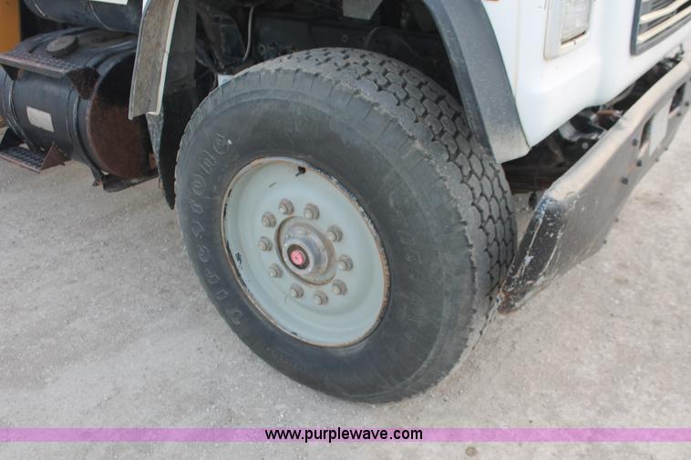 image for item F2952 1989 Ford L8000 crane truck