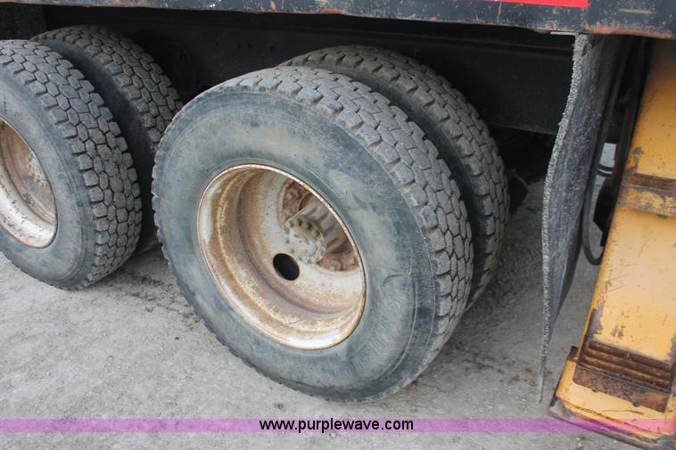 image for item F2952 1989 Ford L8000 crane truck