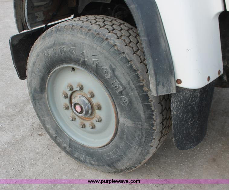 image for item F2952 1989 Ford L8000 crane truck