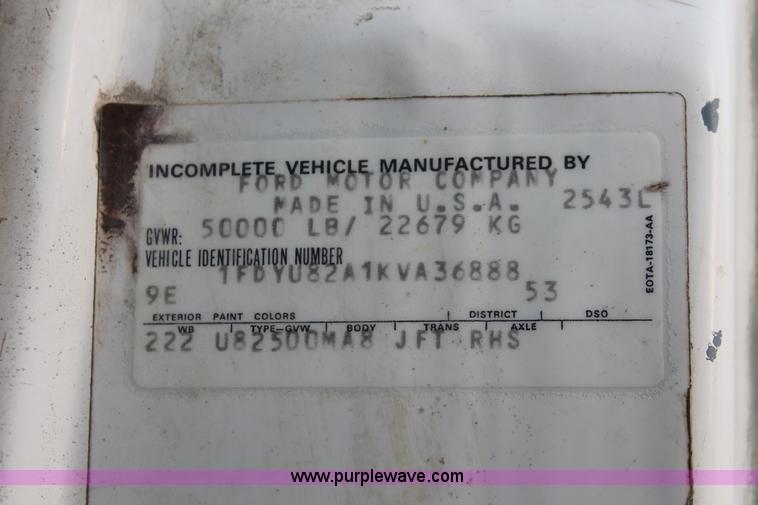 image for item F2952 1989 Ford L8000 crane truck