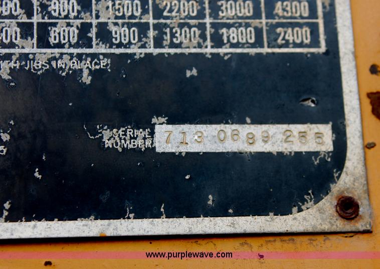 image for item F2952 1989 Ford L8000 crane truck