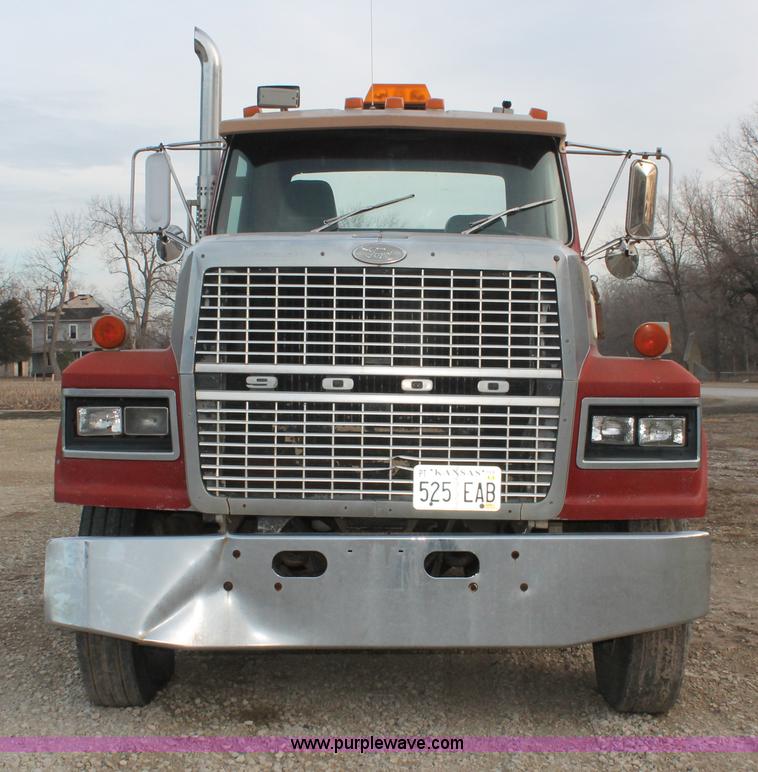 image for item F2953 1987 Ford LTL9000 semi truck