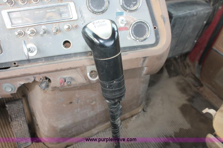 image for item F2953 1987 Ford LTL9000 semi truck