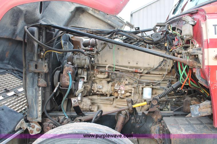 image for item F2953 1987 Ford LTL9000 semi truck