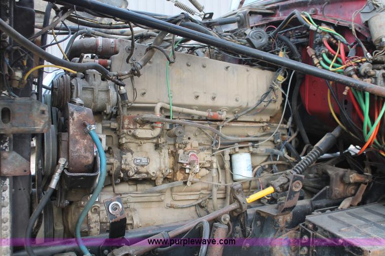 image for item F2953 1987 Ford LTL9000 semi truck