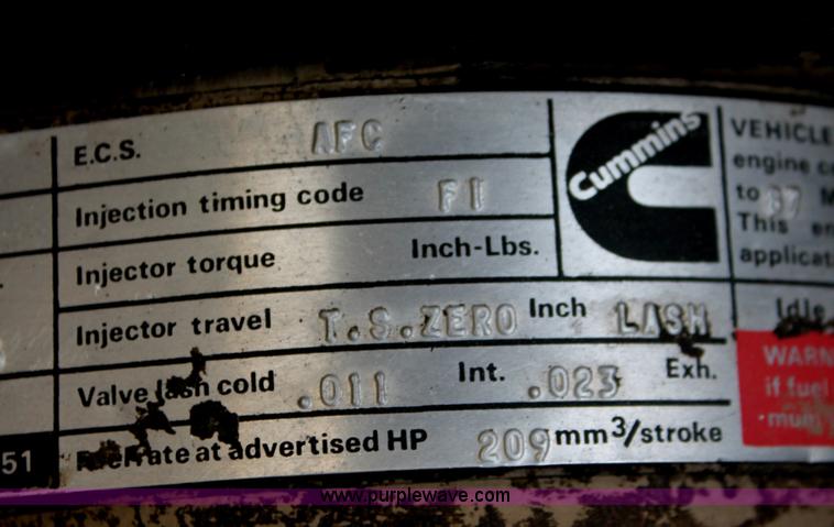 image for item F2953 1987 Ford LTL9000 semi truck