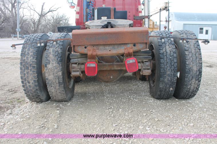 image for item F2953 1987 Ford LTL9000 semi truck