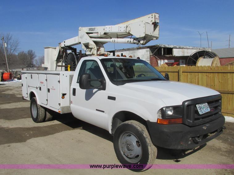 image for item F4405 1999 Ford F550 Super Duty bucket truck