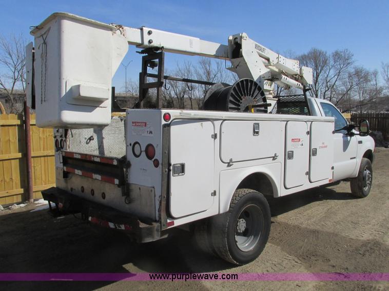 image for item F4405 1999 Ford F550 Super Duty bucket truck