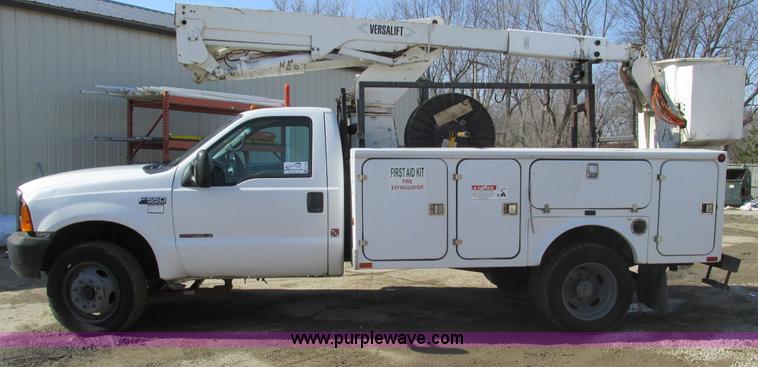 image for item F4405 1999 Ford F550 Super Duty bucket truck