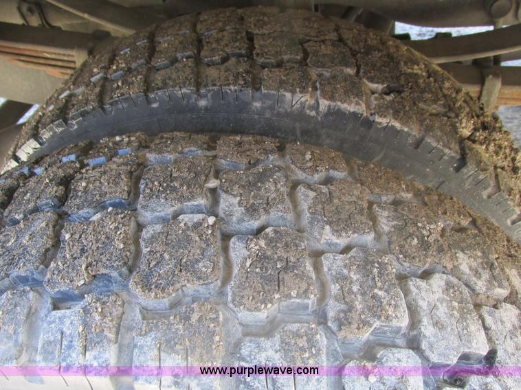 image for item F4405 1999 Ford F550 Super Duty bucket truck