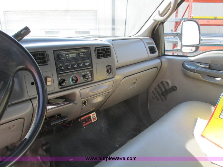 image for item F4405 1999 Ford F550 Super Duty bucket truck