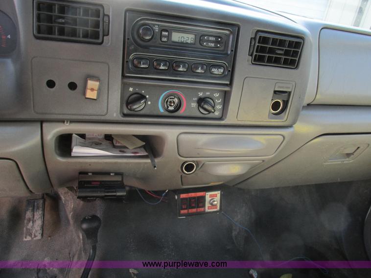 image for item F4405 1999 Ford F550 Super Duty bucket truck